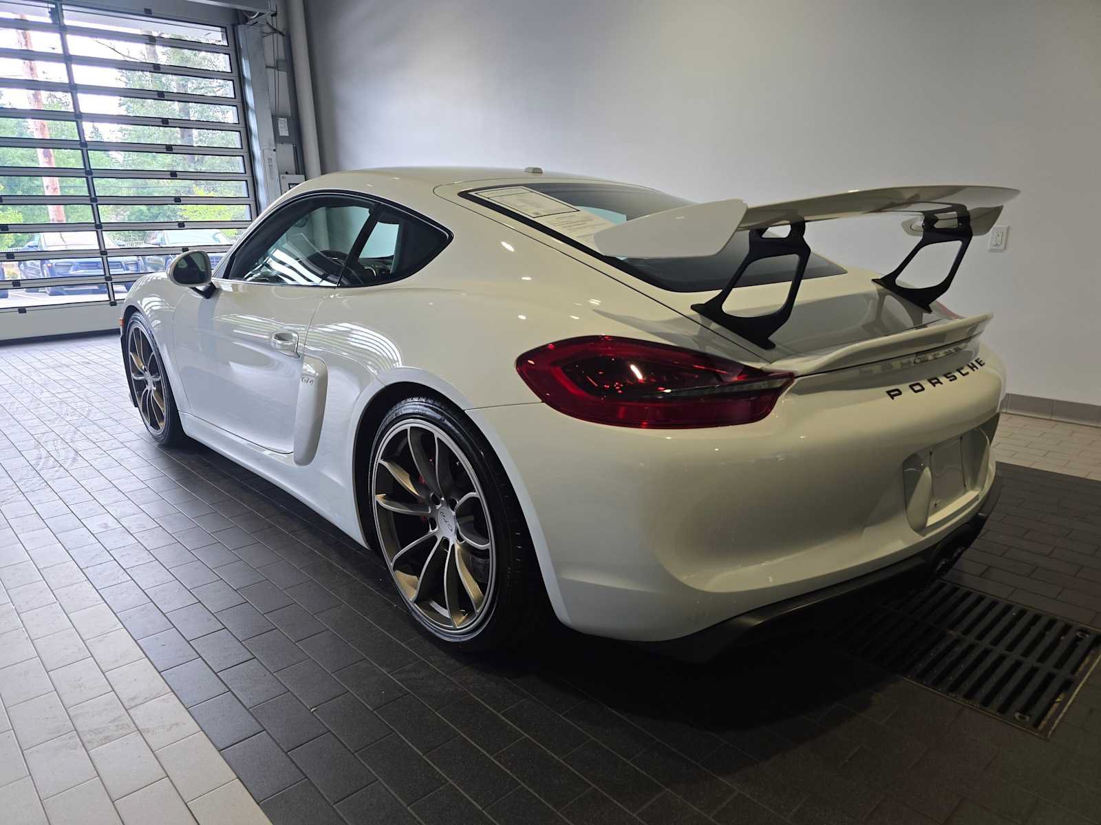 Used 2016 Porsche Cayman GT4 RWD image 3
