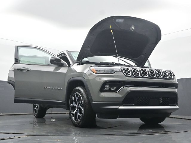 New 2026 Jeep Compass Limited w/ Sun, Sound & Navigation Group AWD/4WD image 59