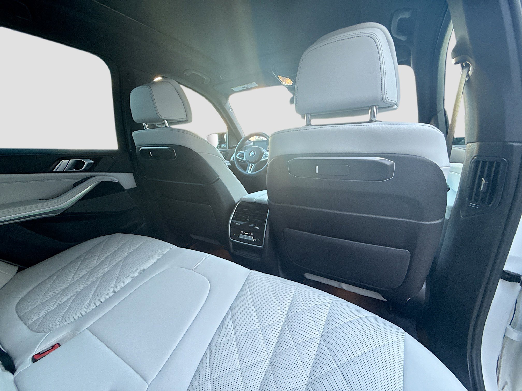 Used 2025 BMW X5 M60i w/ Climate Comfort Package image 31