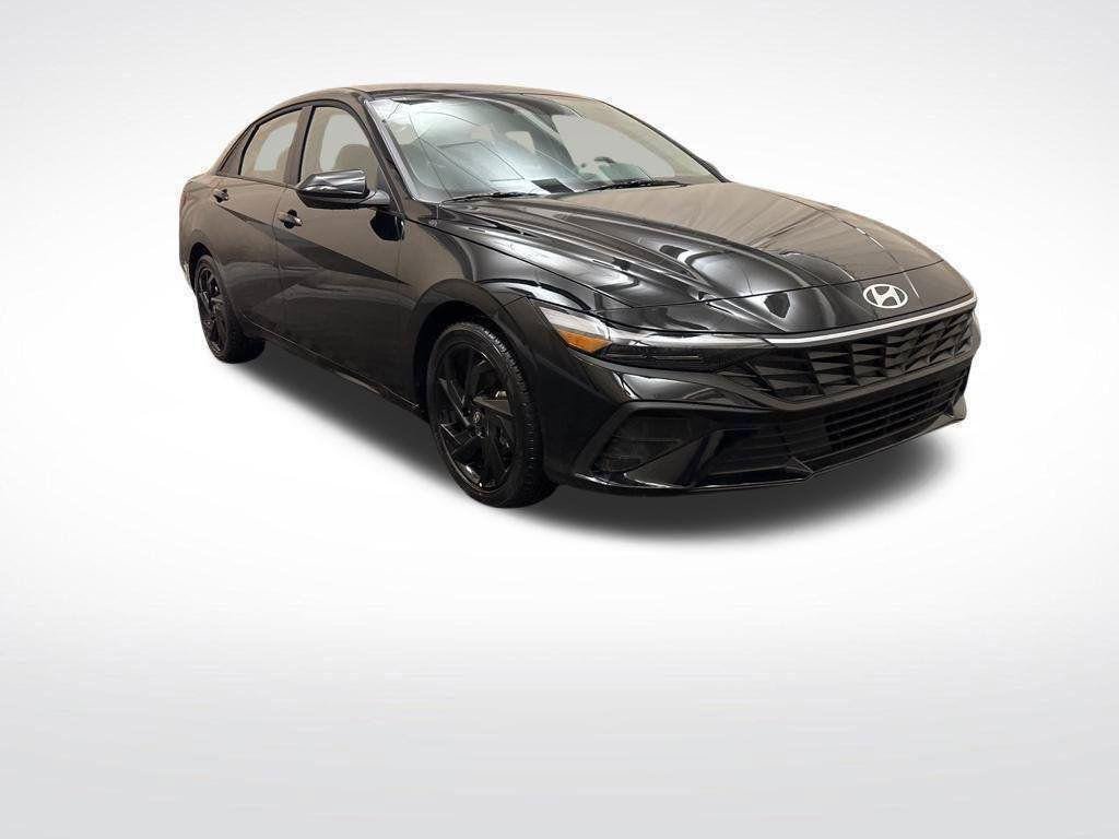 New 2026 Hyundai Elantra Sport FWD image 3