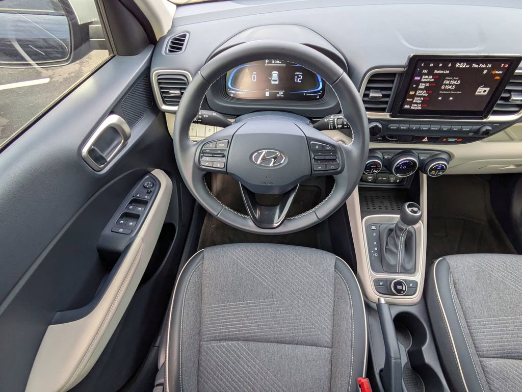 Certified 2025 Hyundai Venue Limited image 15