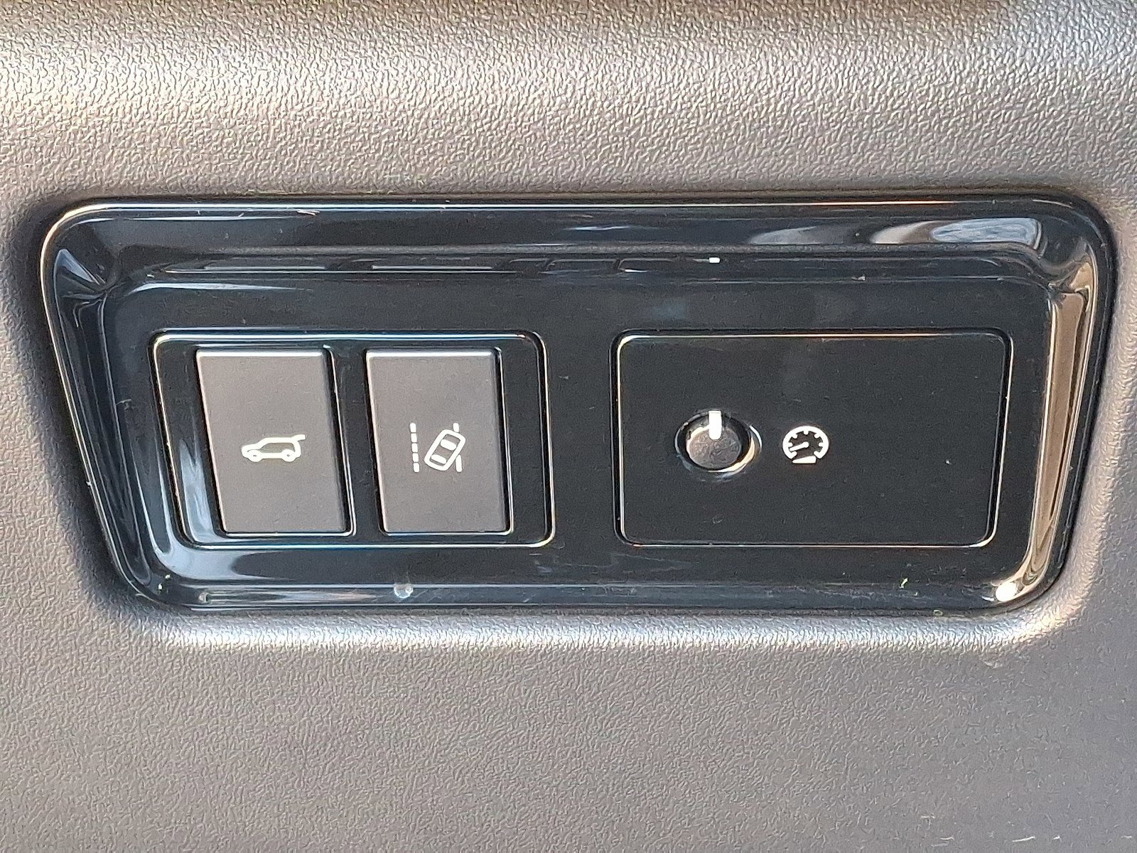 Used 2018 Jaguar F-PACE S image 26