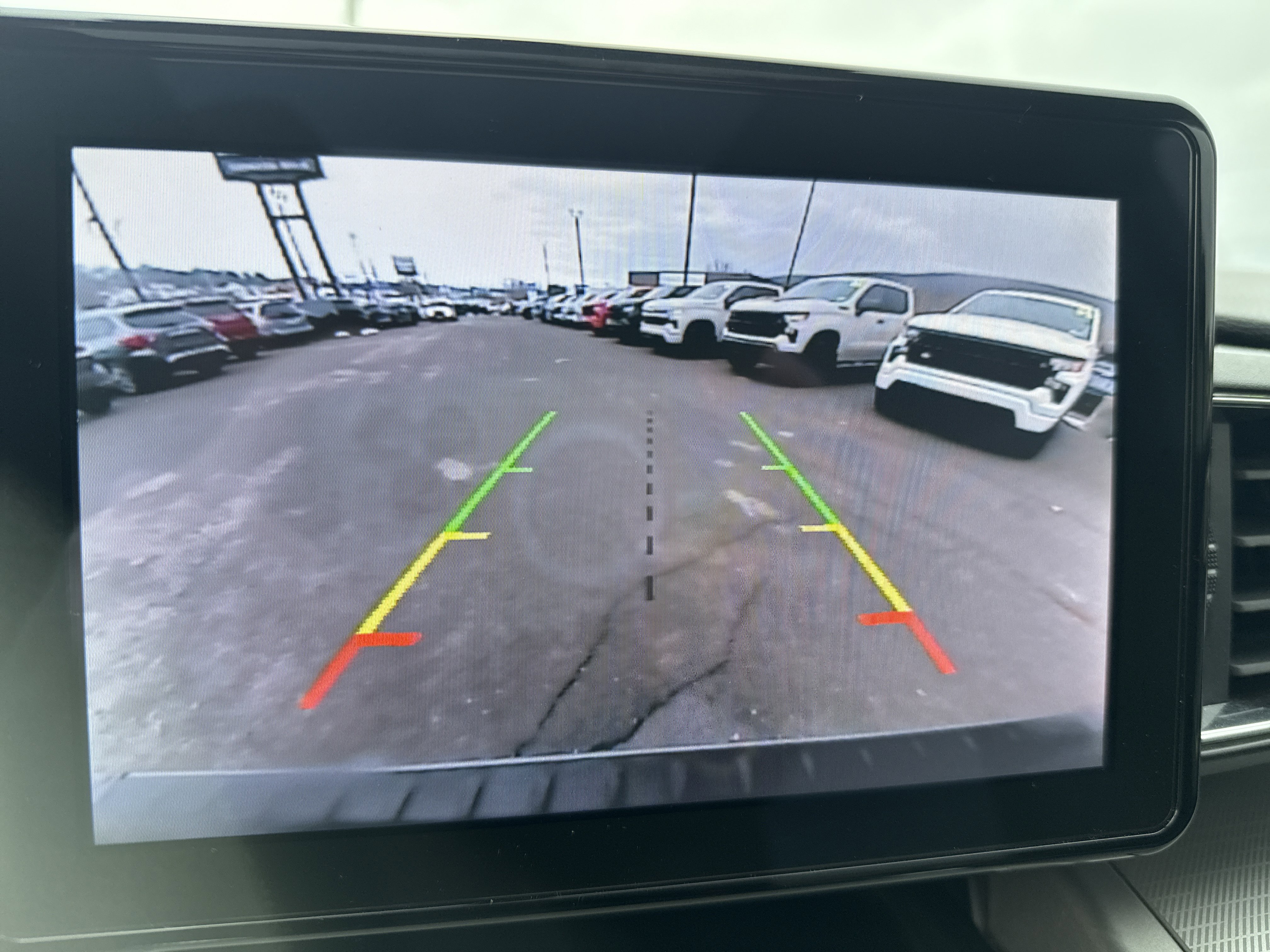 Used 2022 Ford Explorer XLT w/ Equipment Group 202A image 24