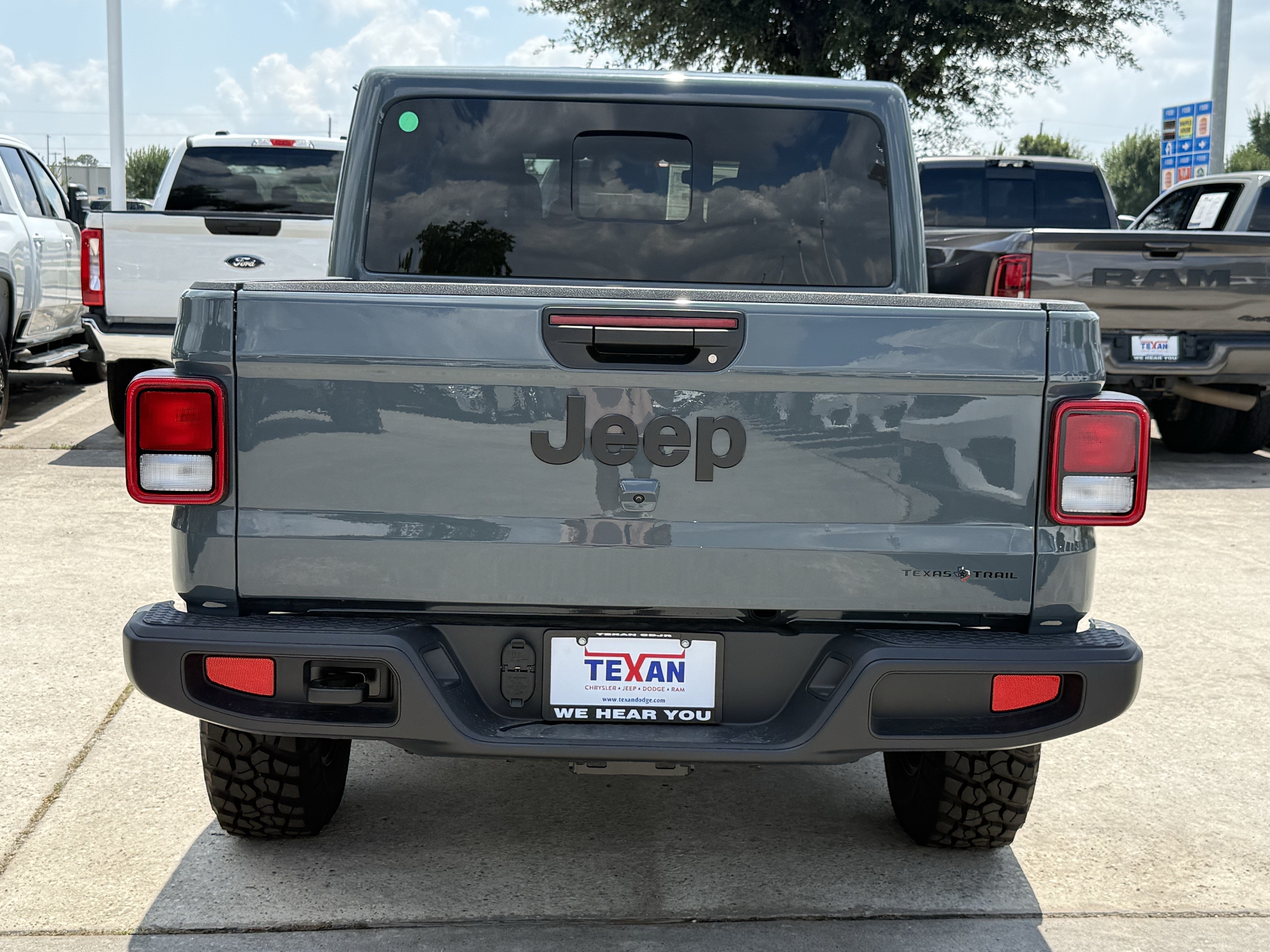 New 2026 Jeep Gladiator Mojave AWD/4WD image 6