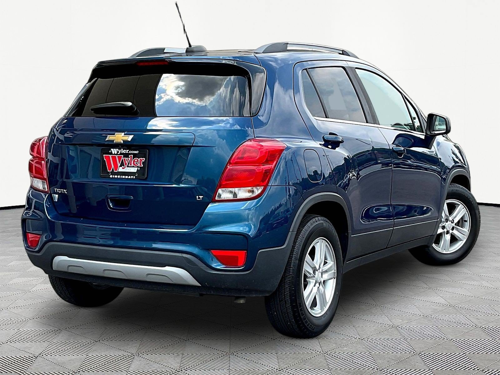 Used 2020 Chevrolet Trax LT FWD image 6