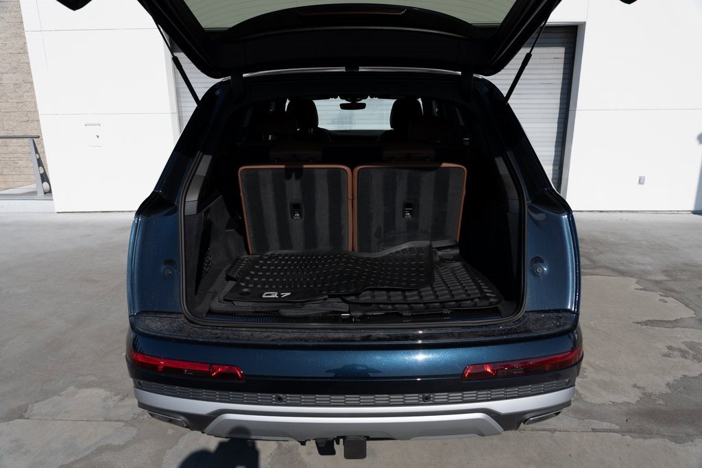 Used 2025 Audi Q7 3.0T Premium w/ Convenience Package image 17