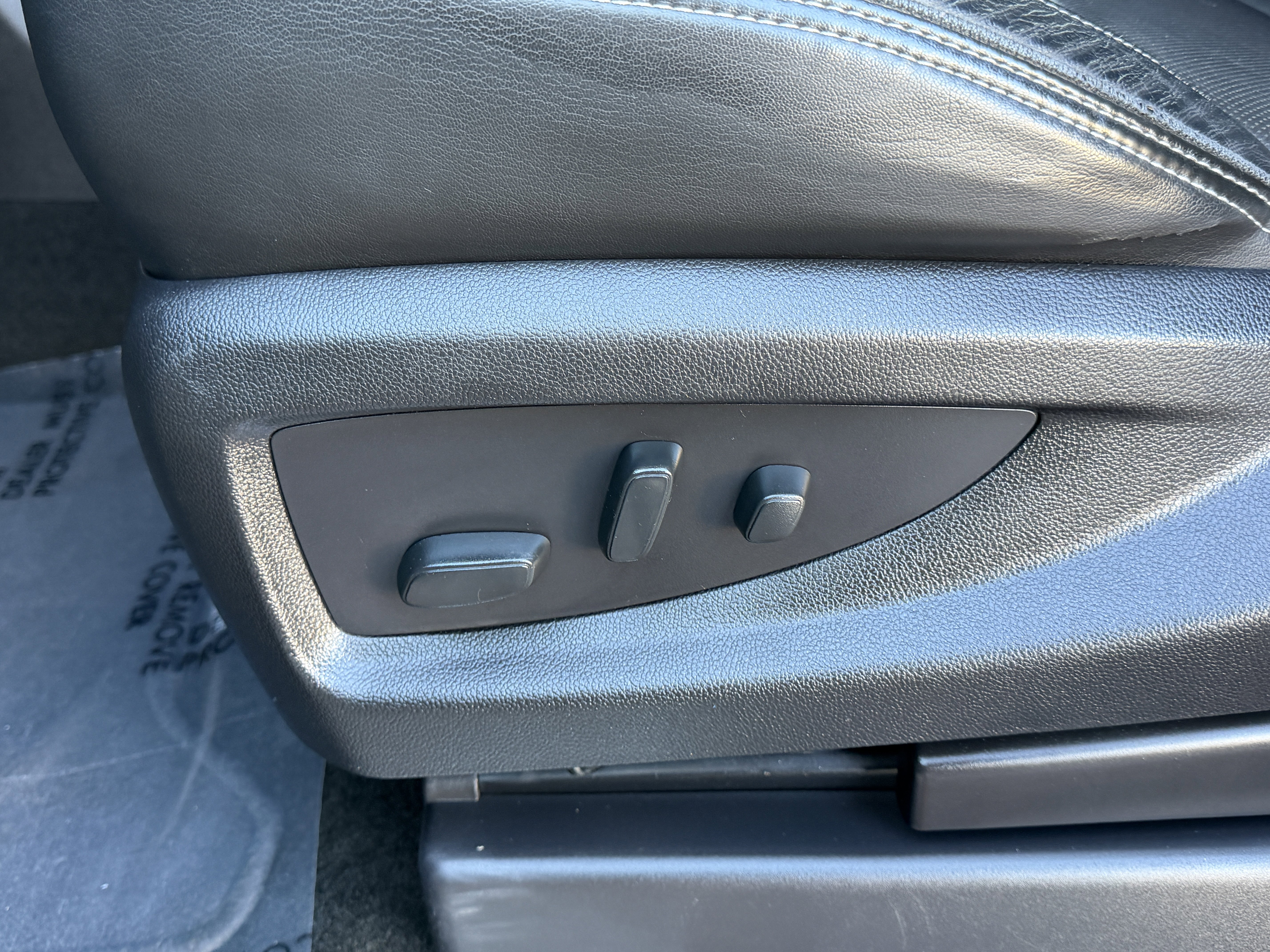 Used 2018 GMC Yukon Denali w/ Denali Ultimate Package image 7