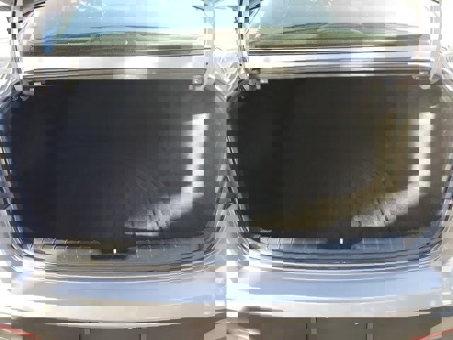 Used 2025 Hyundai Elantra SEL image 11