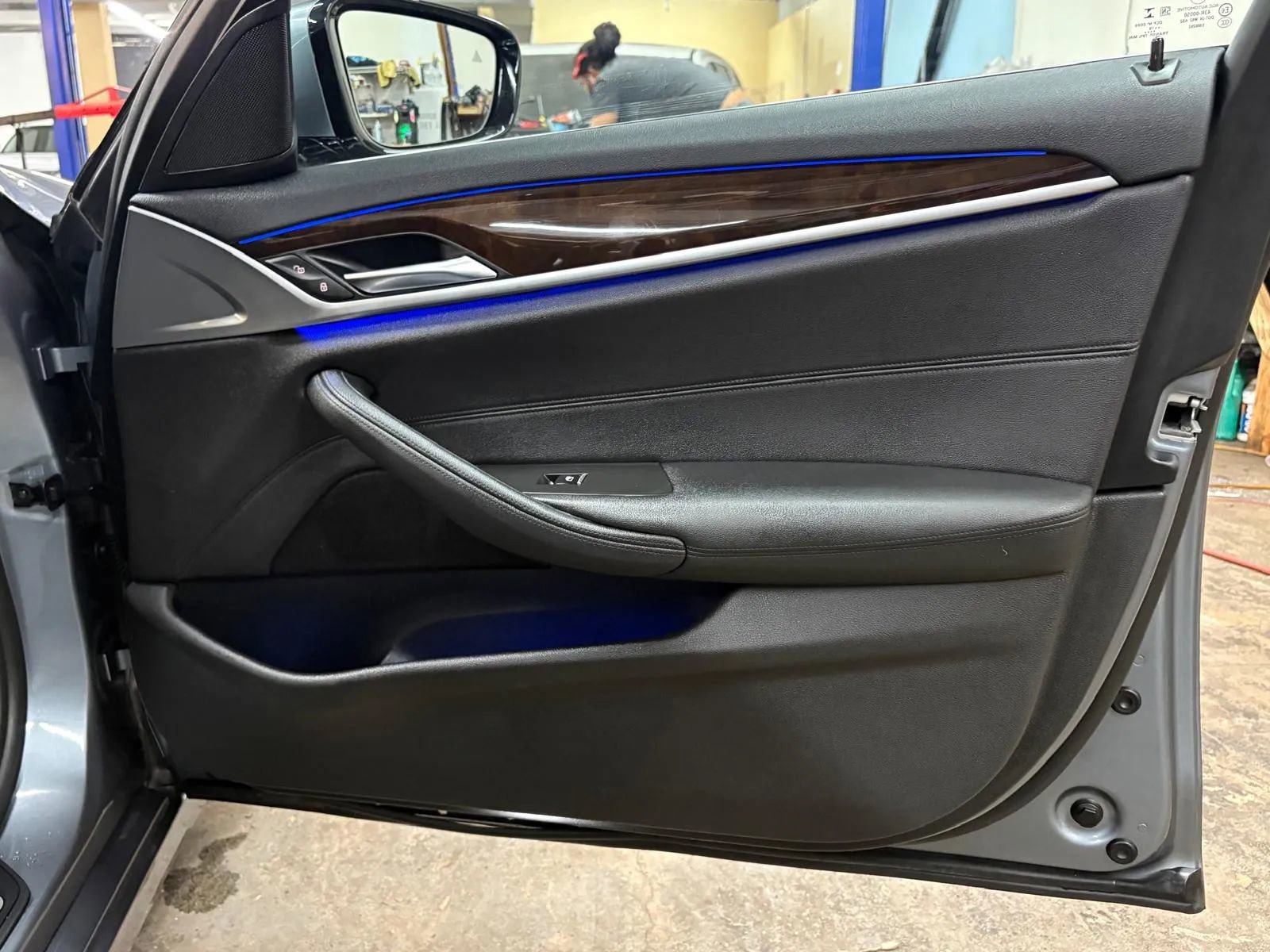 Used 2019 BMW 530e xDrive w/ Convenience Package image 27