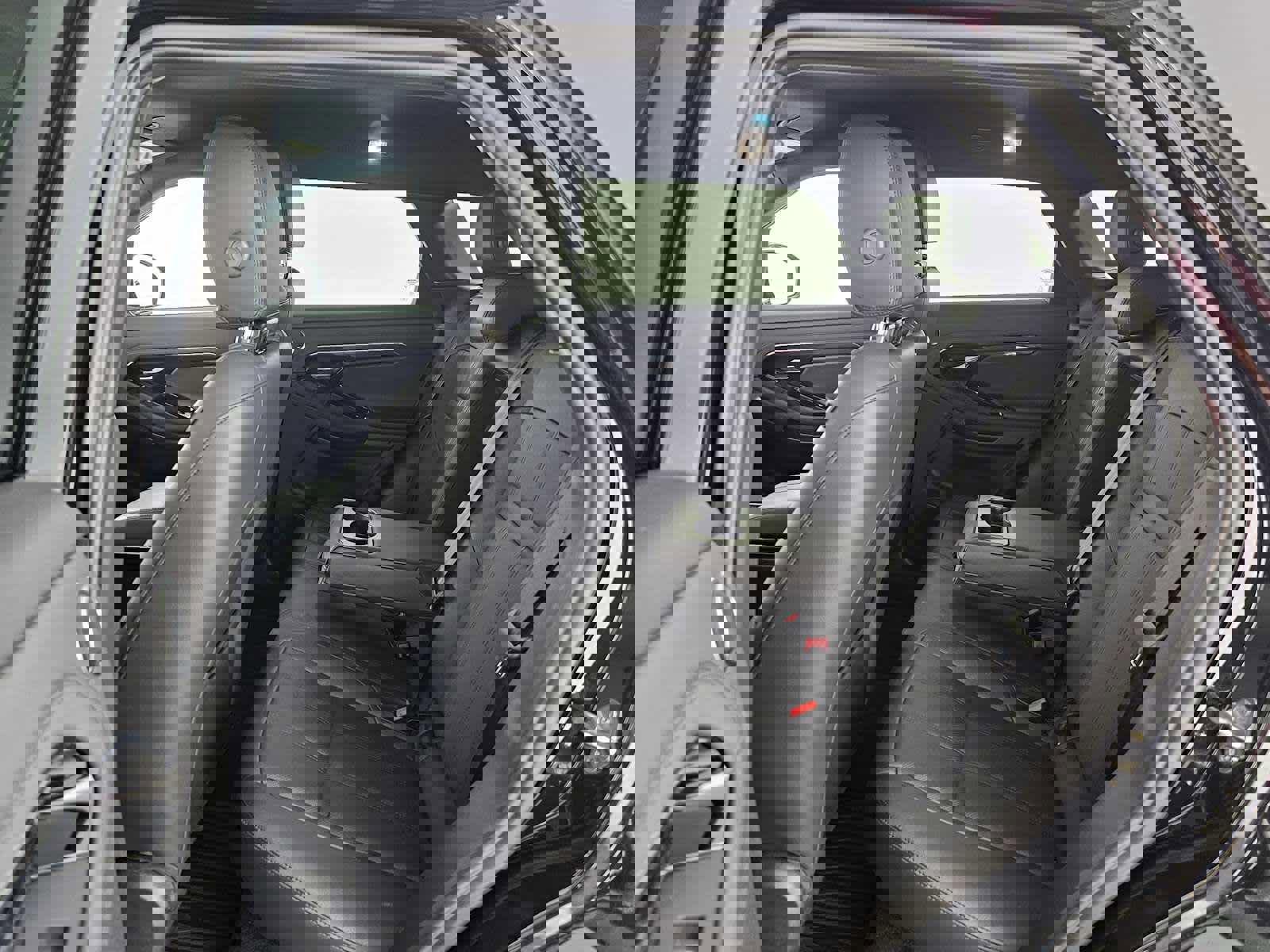 Used 2023 Land Rover Range Rover Evoque R-Dynamic SE image 21