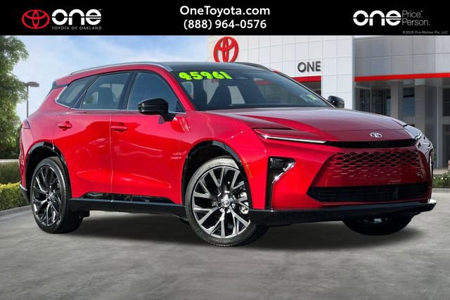 Used 2025 Toyota Crown Signia Limited image 1