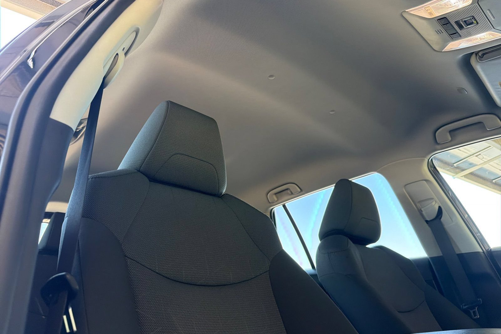 Used 2025 Toyota RAV4 XLE FWD image 20