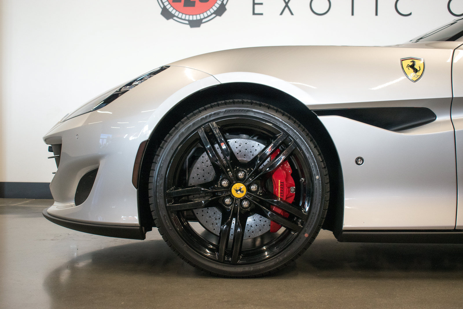 Used 2019 Ferrari Portofino RWD image 12