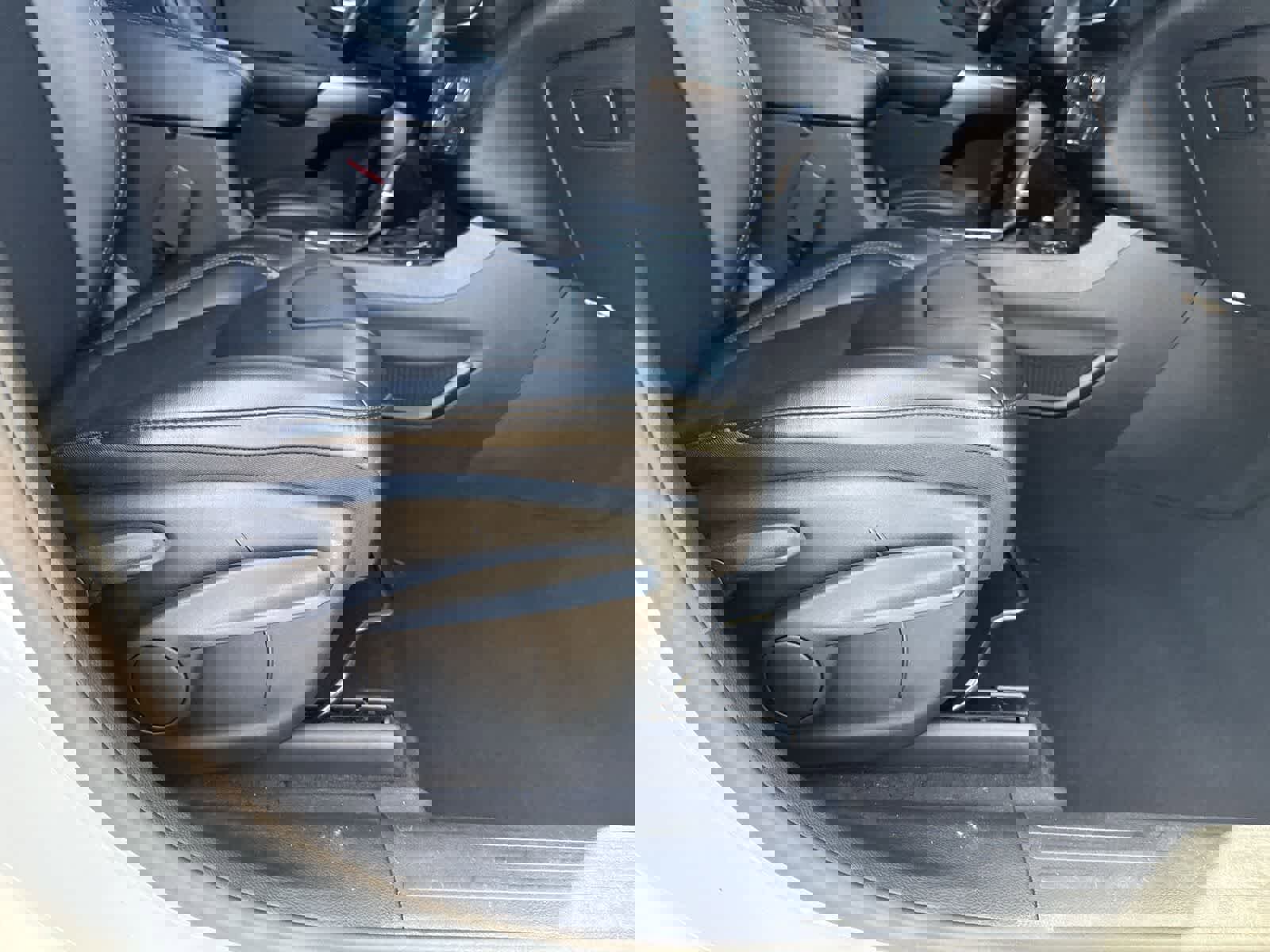 Used 2019 Jeep Cherokee Latitude Plus w/ Cold Weather Group image 12