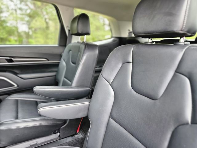 Used 2025 Kia Telluride S image 28