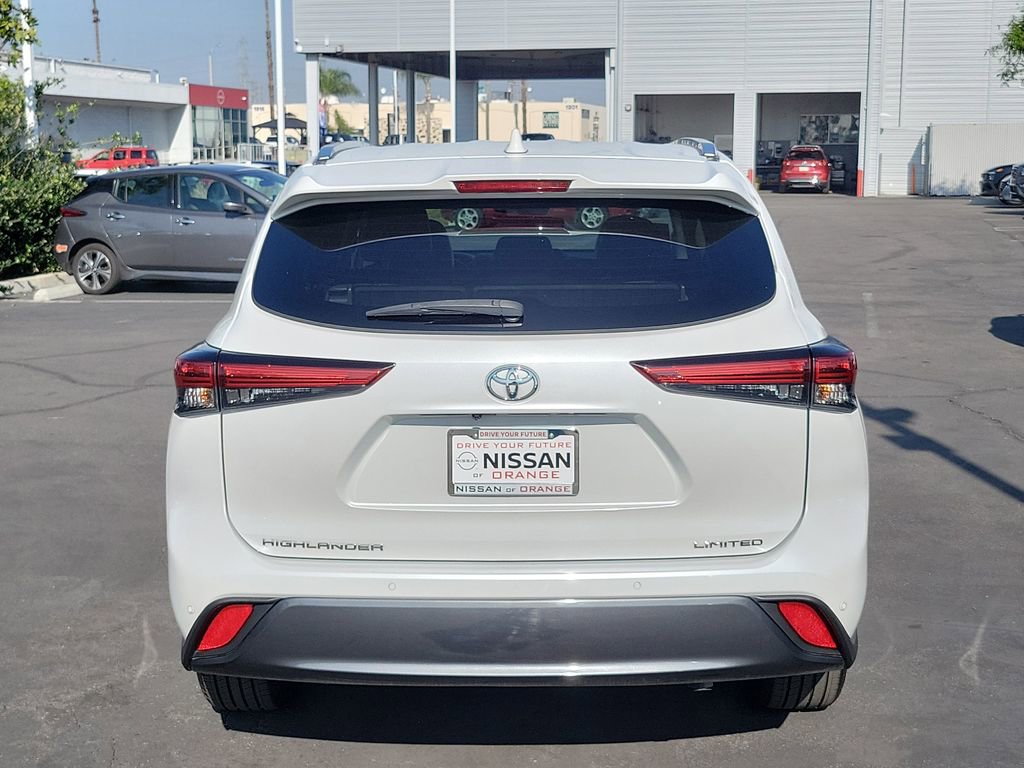 Used 2022 Toyota Highlander Limited image 26