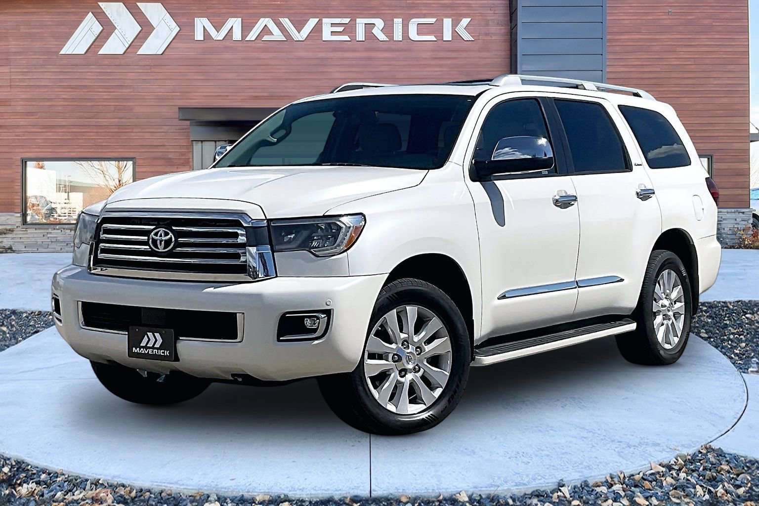 Used 2019 Toyota Sequoia Platinum AWD/4WD image 3