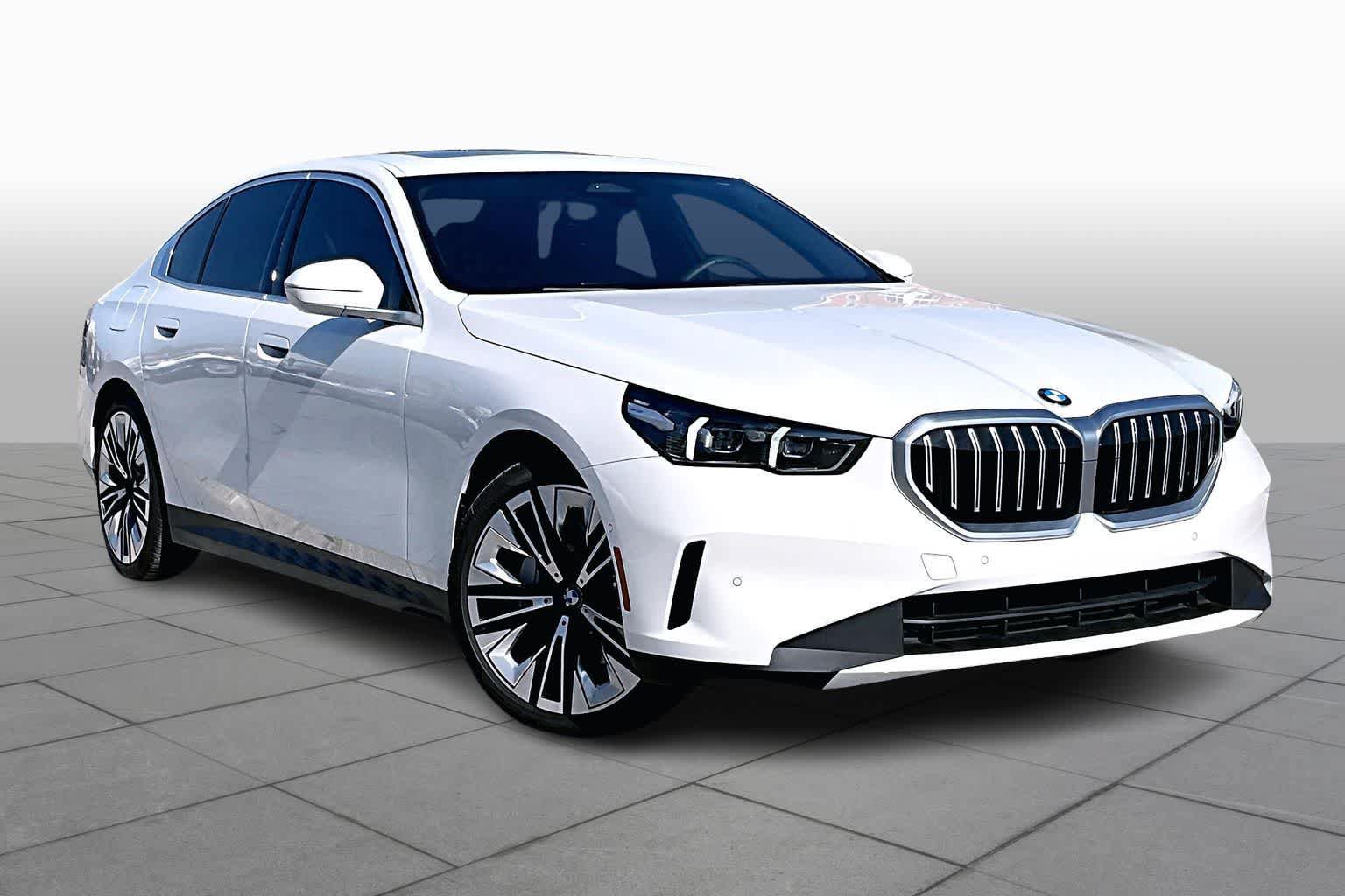 Used 2026 BMW 530i RWD image 2