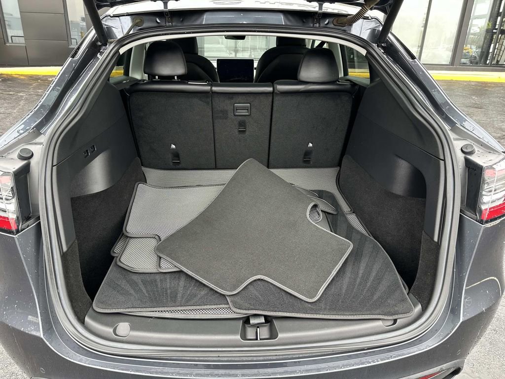Used 2024 Tesla Model Y Long Range image 28