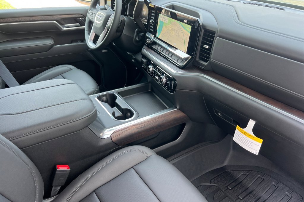 New 2026 GMC Sierra 2500 SLT image 12