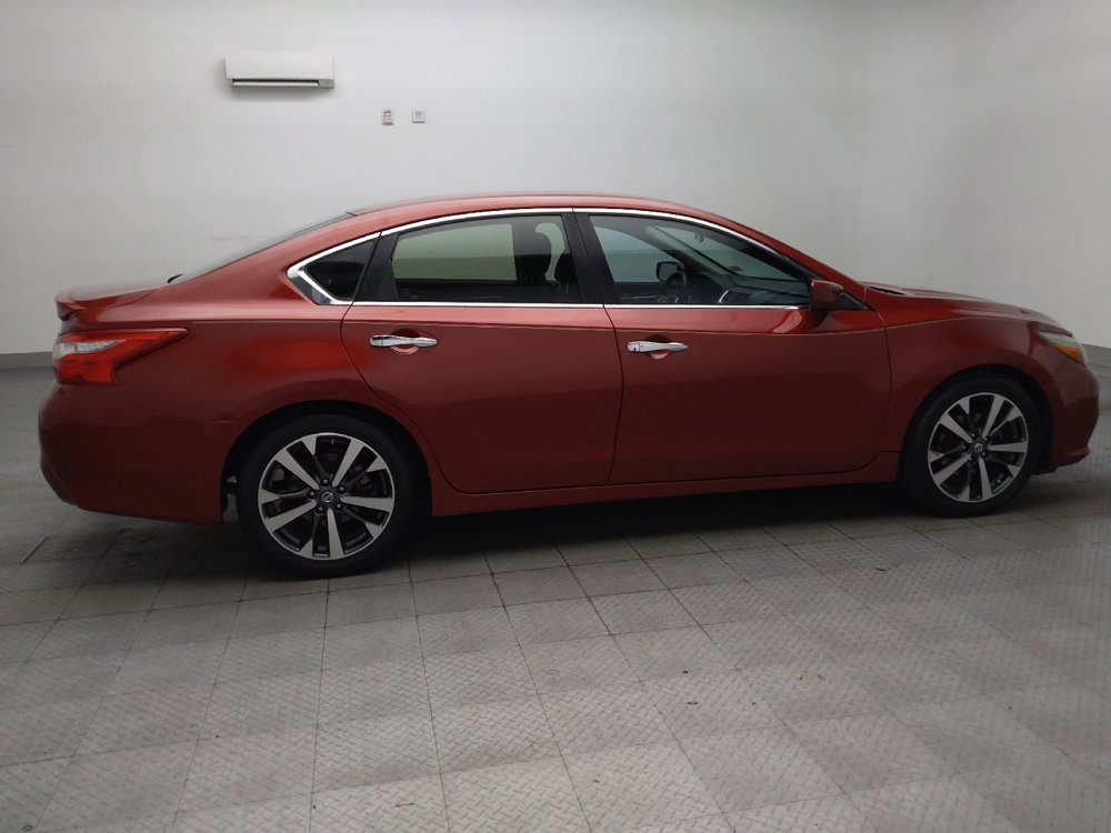 Used 2016 Nissan Altima 2.5 SR FWD image 10