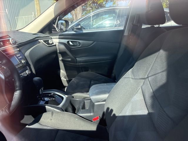 Used 2016 Nissan Rogue SV FWD image 13