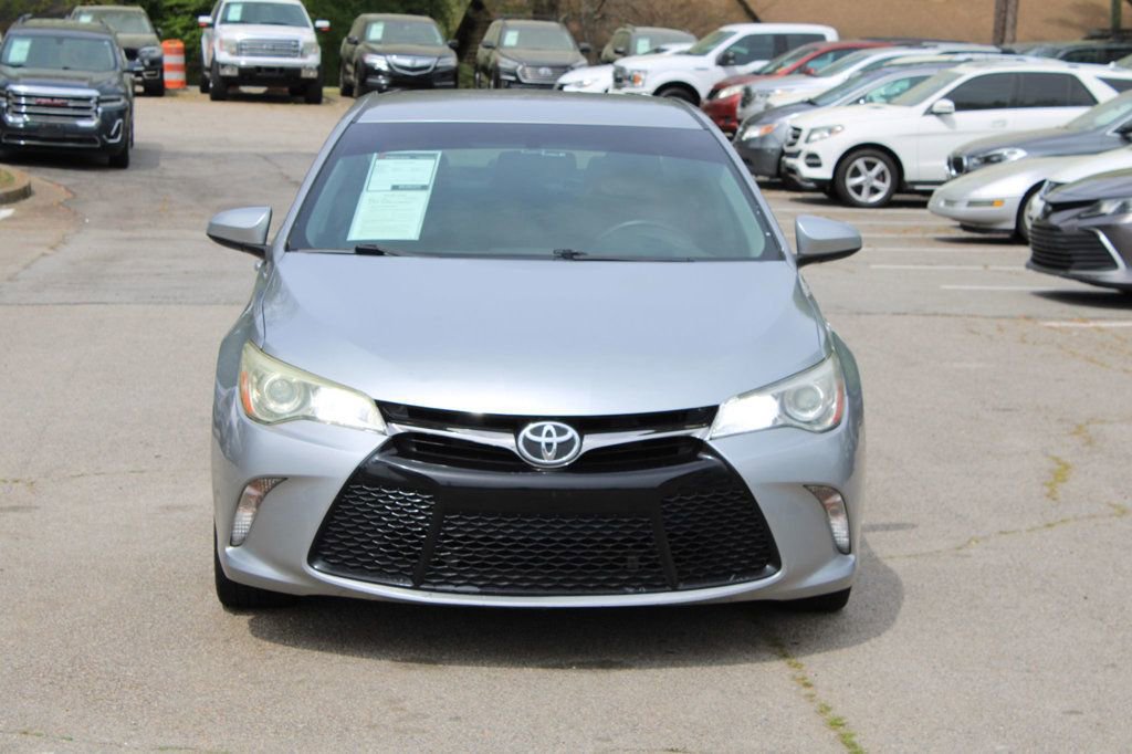 Used 2015 Toyota Camry SE image 2