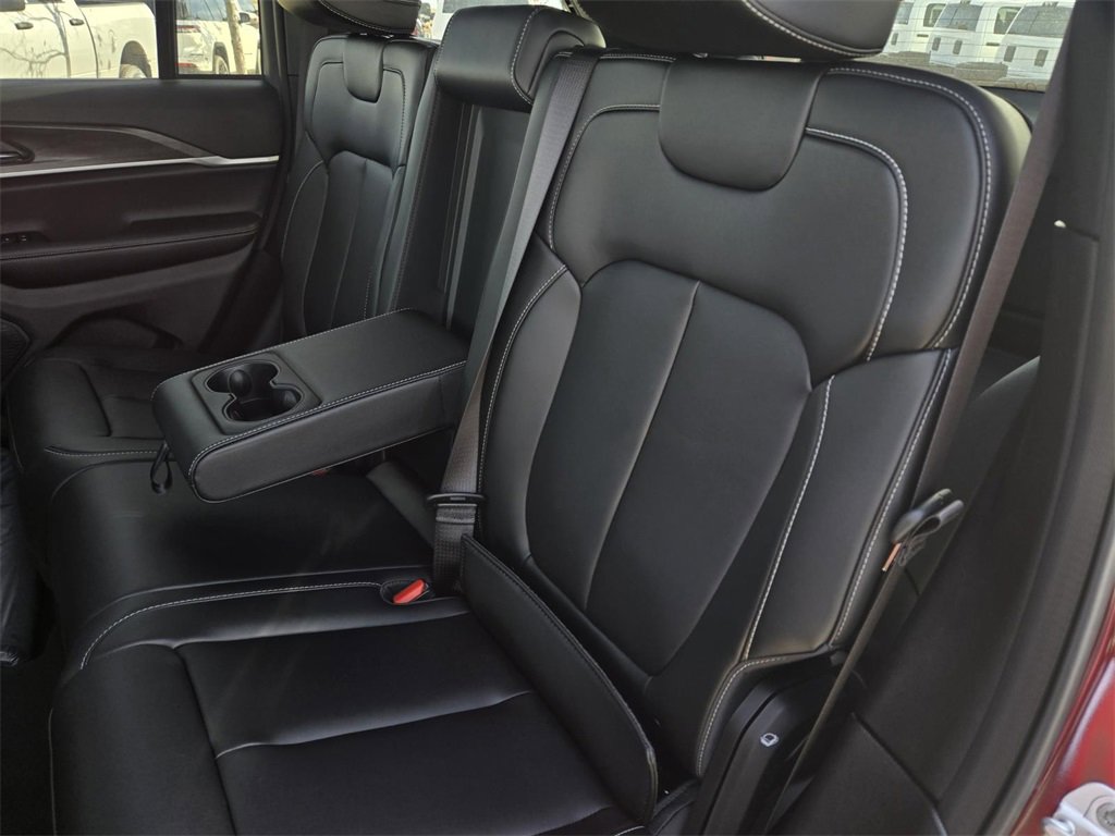 New 2025 Jeep Grand Cherokee Limited w/ Black Appearance Package image 12