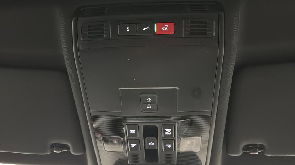 Used 2022 Volkswagen Tiguan SE R-Line image 40