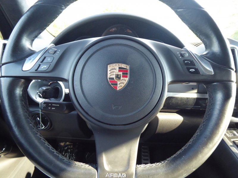 Used 2014 Porsche Cayenne GTS image 14