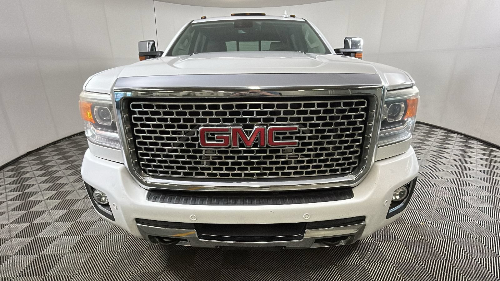 Used 2015 GMC Sierra 3500 Denali AWD/4WD image 7