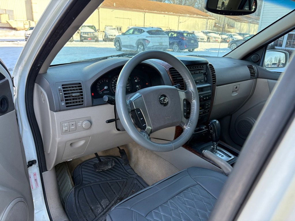 Used 2004 Kia Sorento EX image 13