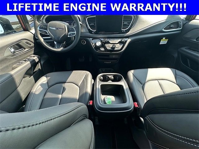 New 2026 Chrysler Pacifica Select image 17