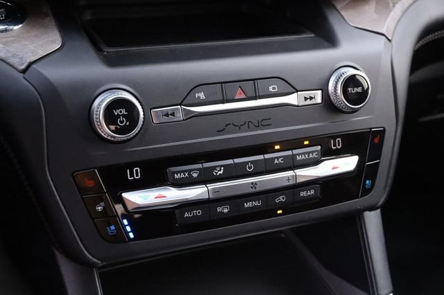 Used 2020 Ford Explorer Platinum AWD/4WD image 21