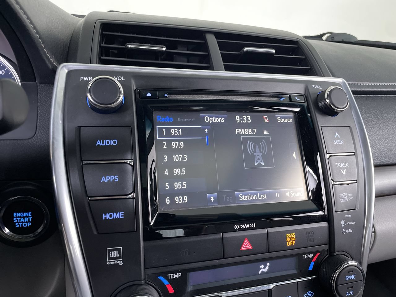 Used 2017 Toyota Camry XLE w/ Moonroof Package FWD image 14