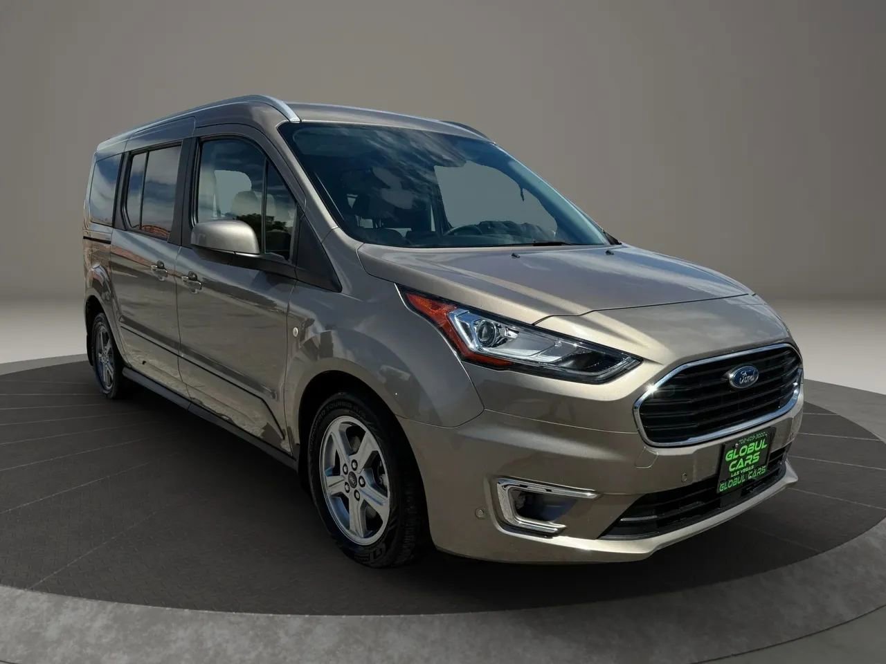 Used 2019 Ford Transit Connect Titanium w/ Titanium Premium Package FWD image 4