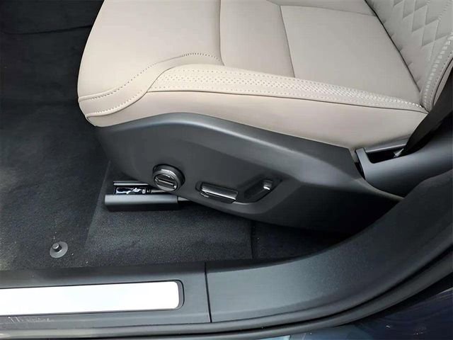 New 2026 Volvo XC60 B5 Plus w/ Protection Package Premier image 11