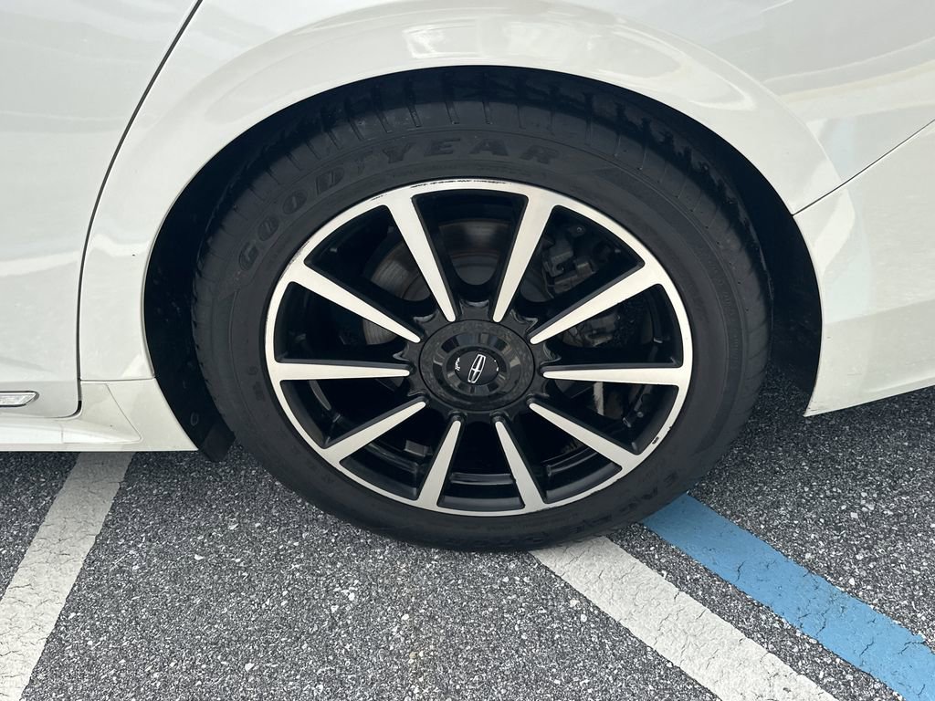 Used 2020 Lincoln Continental Reserve FWD image 11