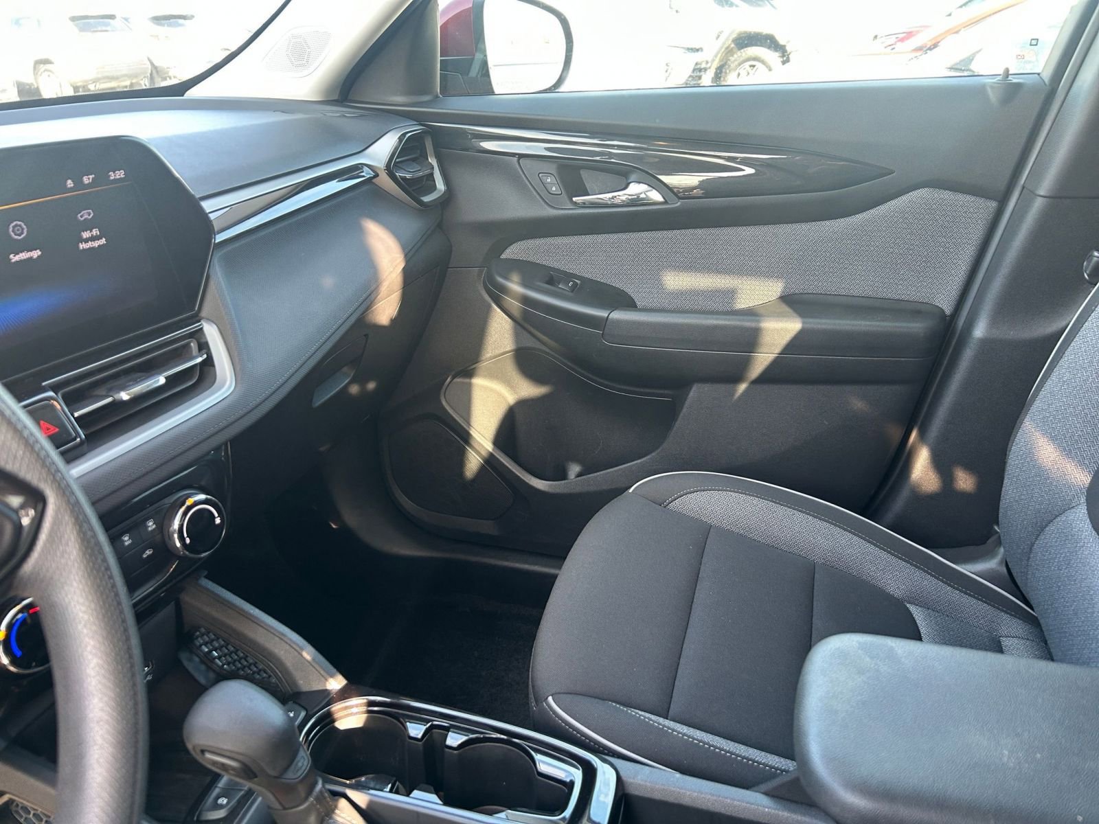 Used 2025 Chevrolet TrailBlazer LT image 33