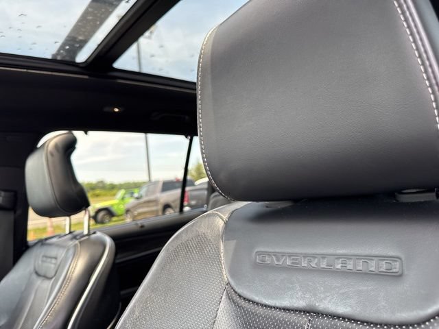 Used 2021 Jeep Grand Cherokee L Overland w/ Luxury Tech Group IV AWD/4WD image 37