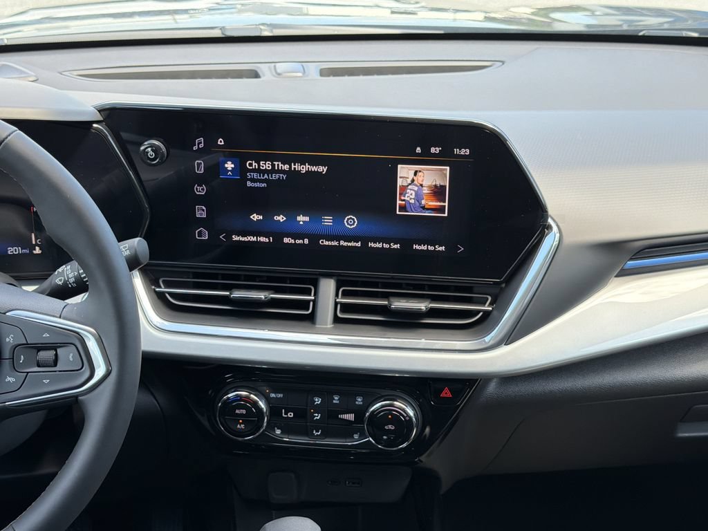 New 2026 Chevrolet Trax LT w/ LT Convenience Package FWD image 4