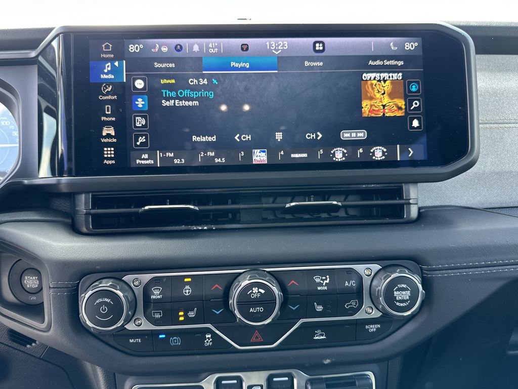 Used 2025 Jeep Wrangler Unlimited Sahara image 11