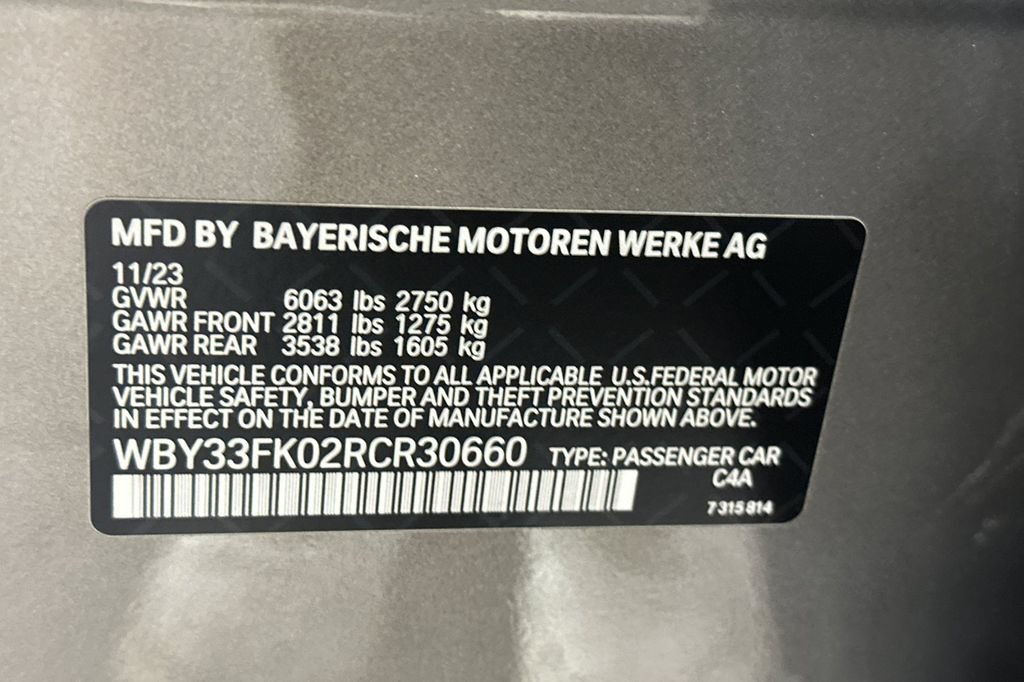 Used 2024 BMW i5 eDrive40i w/ Premium Package RWD image 36