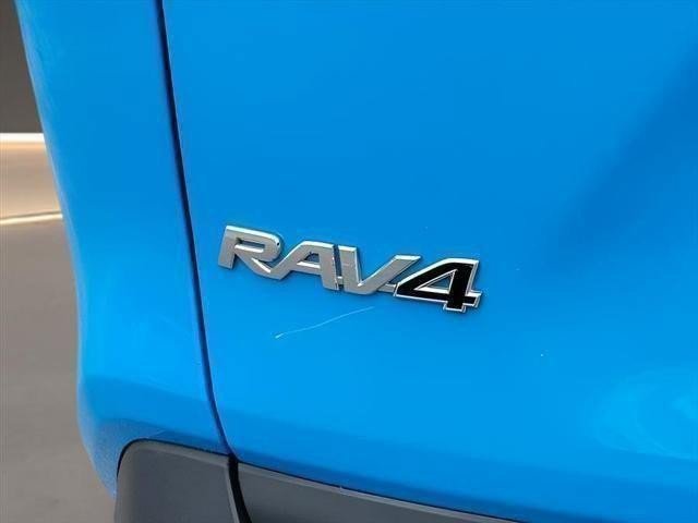 Used 2019 Toyota RAV4 LE FWD image 27