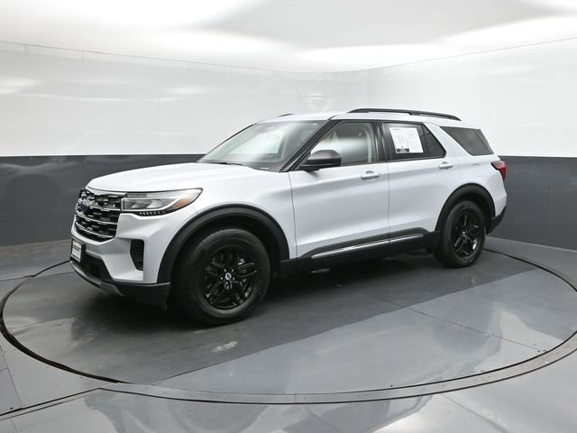 Used 2025 Ford Explorer Active