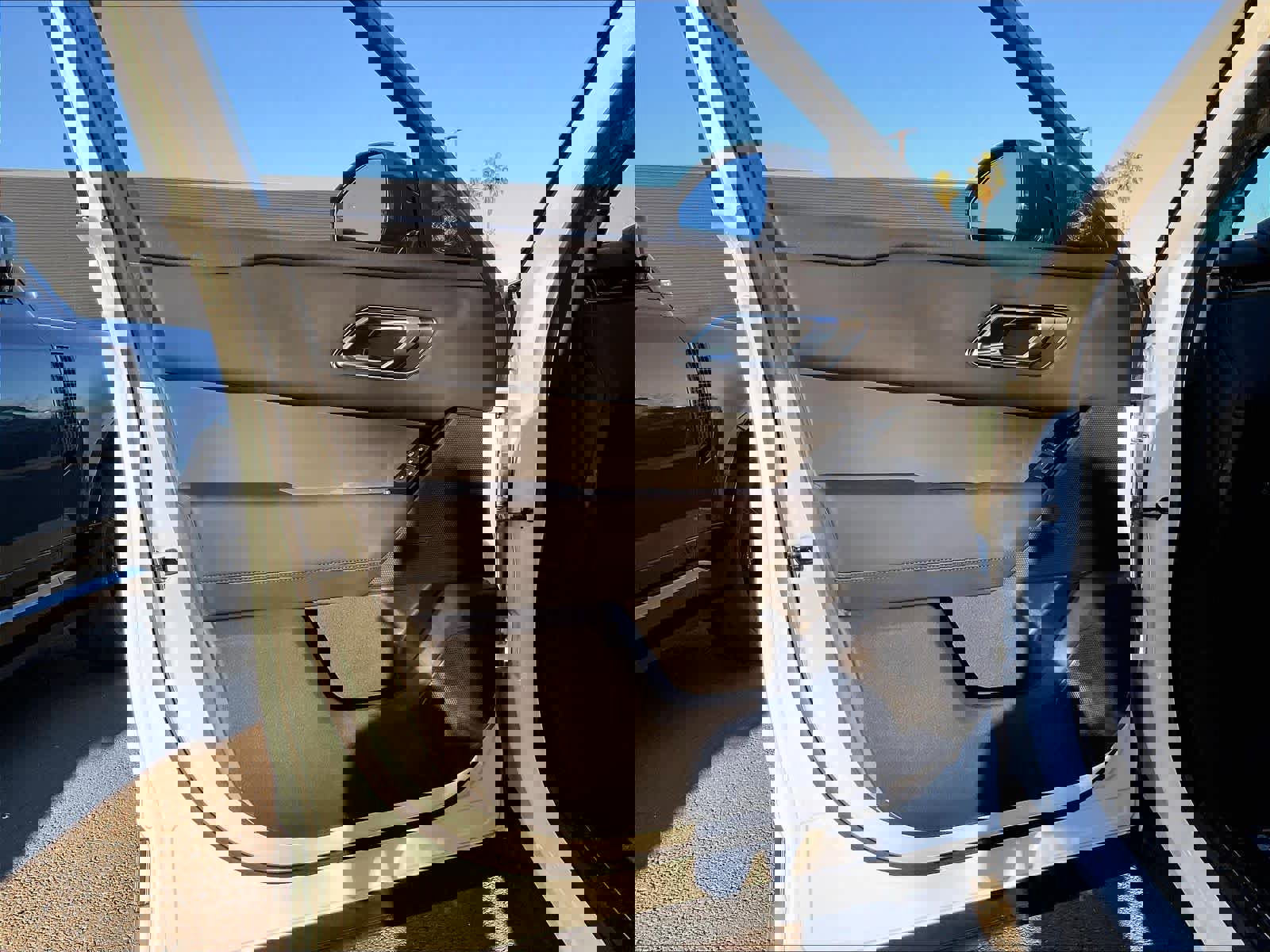 New 2026 Land Rover Range Rover Velar S image 24