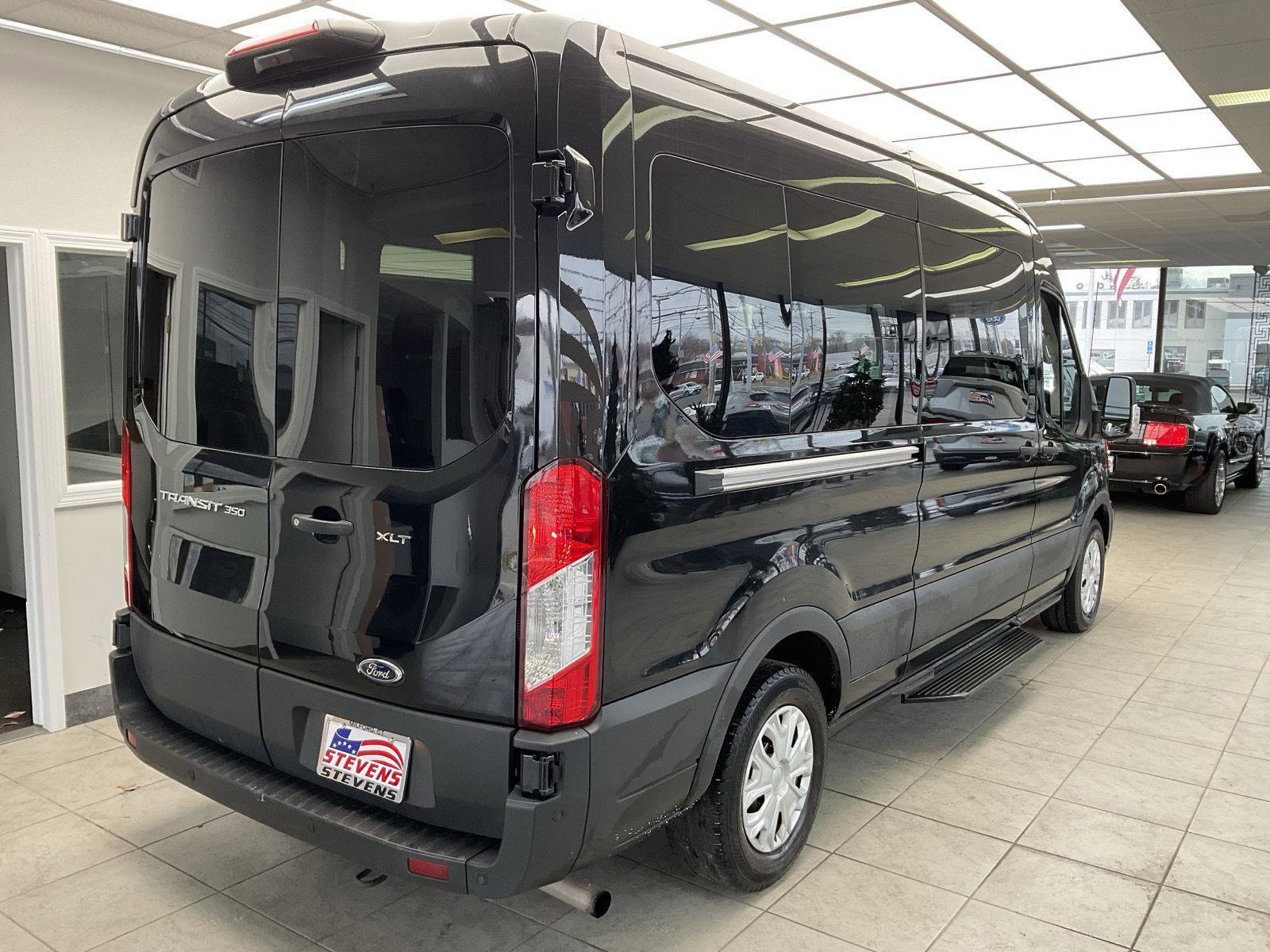 Used 2023 Ford Transit 350 XLT image 5