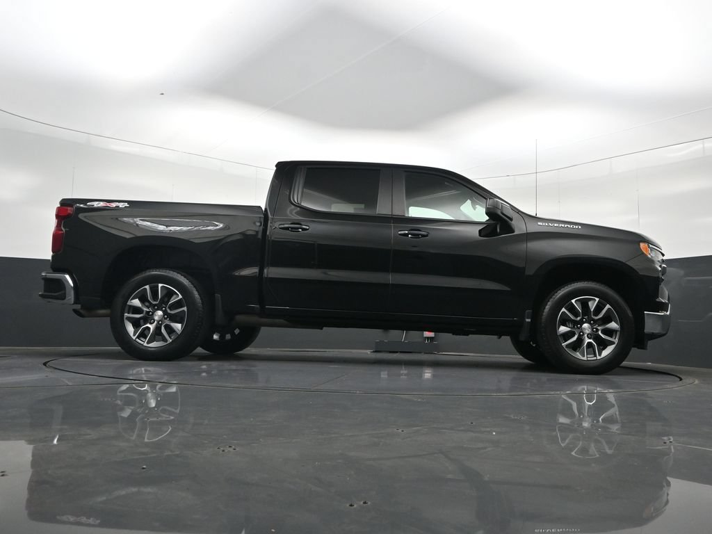 Used 2023 Chevrolet Silverado 1500 LT AWD/4WD image 36