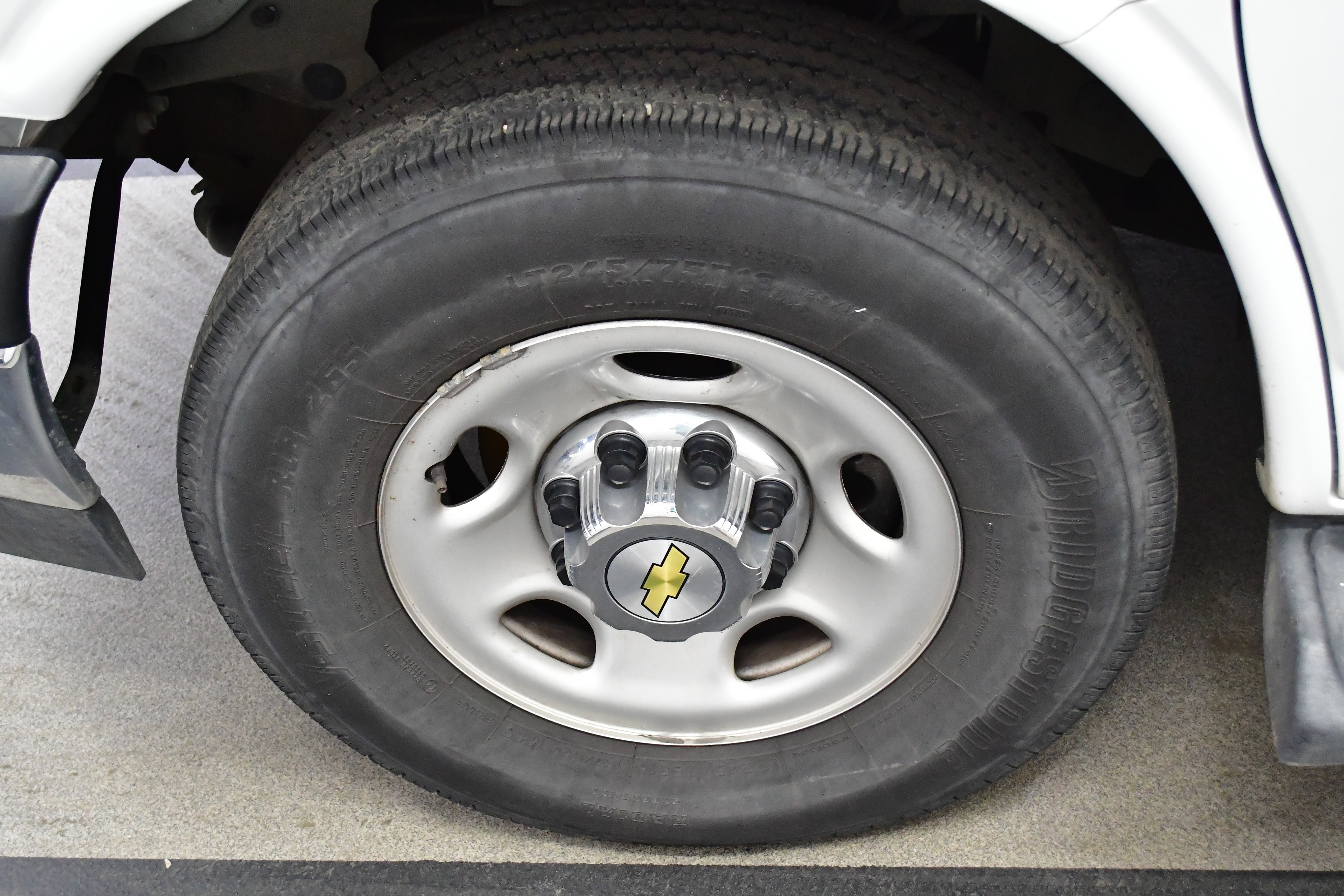 Used 2024 Chevrolet Express 3500 LT w/ LT Preferred Equipment Group image 32