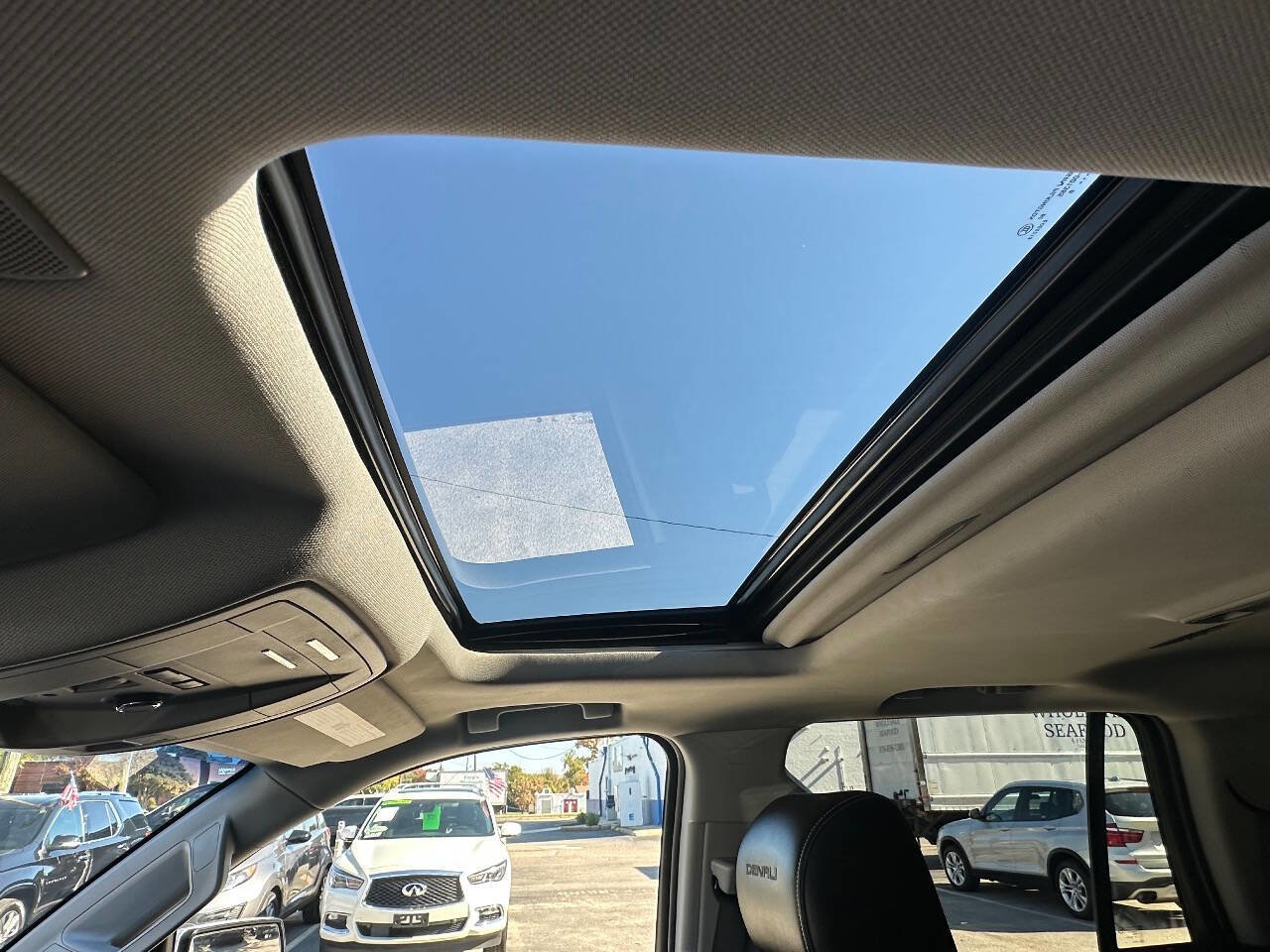 Used 2018 GMC Yukon Denali image 41